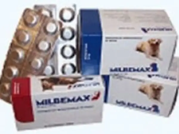 Boîtes de Milpro chien et plaquettes de comprimés.